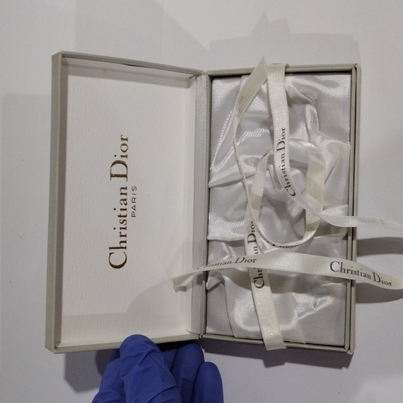Christian Dior Gift Box With Ribbon ( Empty Box) Women Accessory, Good Condition - Picture 8 of 10